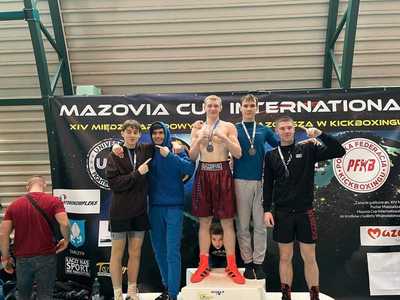mistrzowie na podium