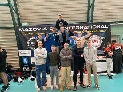 mistrzowie na podium