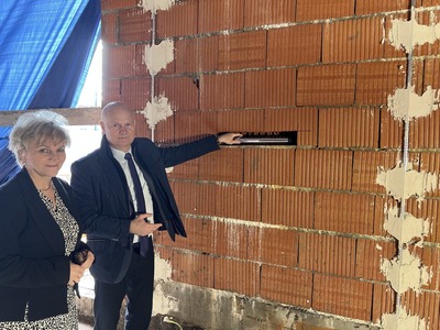 wmurowanie kapsuły