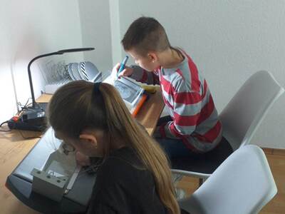 Uczniowie podczas zajęć