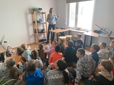 Uczniowie podczas zajęć