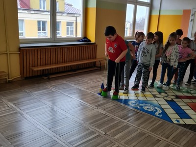 Uczniowie podczas zajęć 