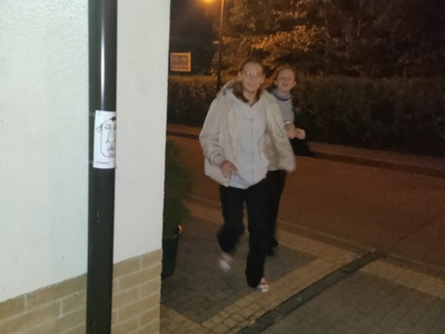 uczniowie podczas wycieczki