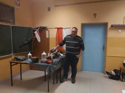 uczniowie podczas pracy
