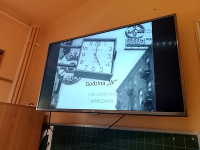 uczniowie podczas pracy