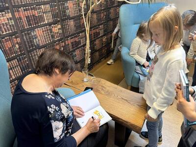 uczniowie podczas zajęć