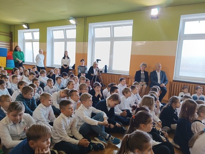 Uczniowie podczas apelu