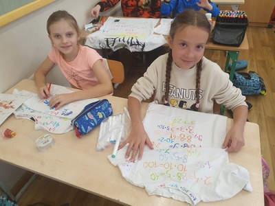 uczniowie podczas zajęć