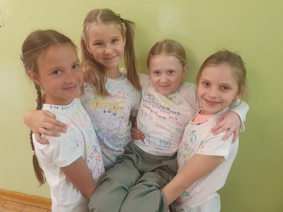 uczniowie podczas zajęć