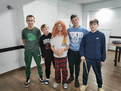 Uczniowie podczas zajęć 
