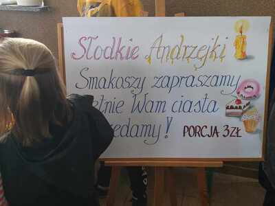 uczniowie podczas zabawy