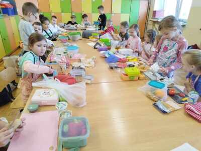 "Zdrowy i kolorowy Lunch Box do szkoły" w klasie 1a