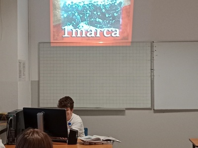 Uczniowie podczas zajęć