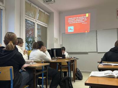 Uczniowie podczas zajęć