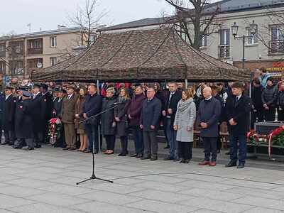 uczniowie podczas uroczystości