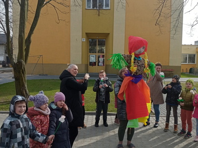 uczniowie podczas zajęć