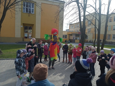 uczniowie podczas zajęć