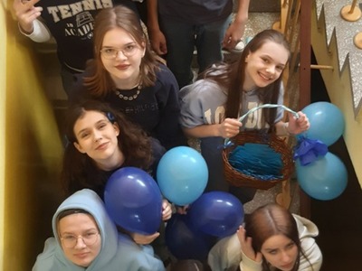 uczniowie podczas zajęć