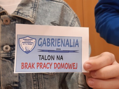 uczniowie podczas zajęć
