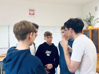 uczniowie podczas warsztatów