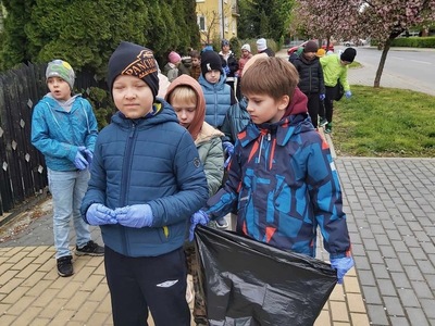 uczniowie podczas zajęć