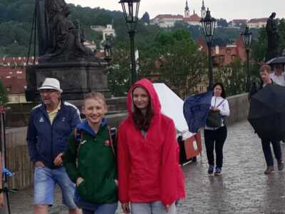 uczniowie na wycieczce