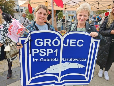 uczniowie podczas zajęć