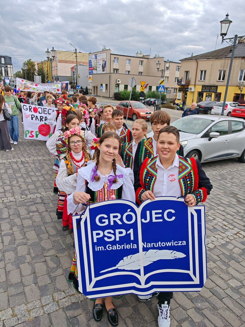 uczniowie podczas zajęć