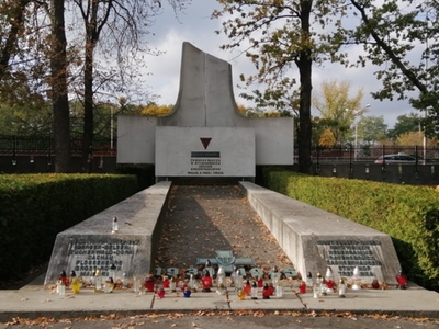 uczniowie na wycieczce