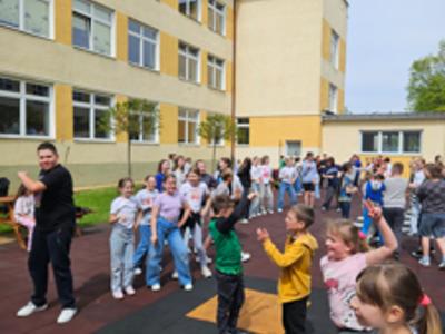 uczniowie podczas zajęć