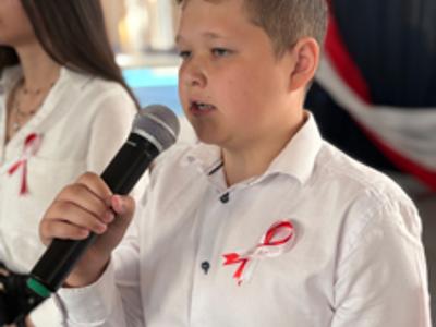 Uczniowie podczas akademii