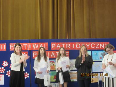 uczniowie podczas obchodów