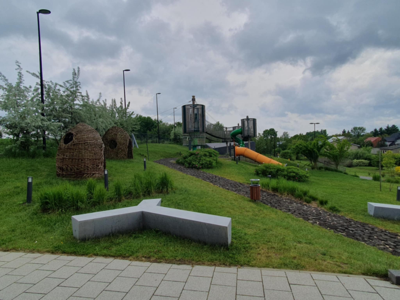 uczniowie na wycieczce