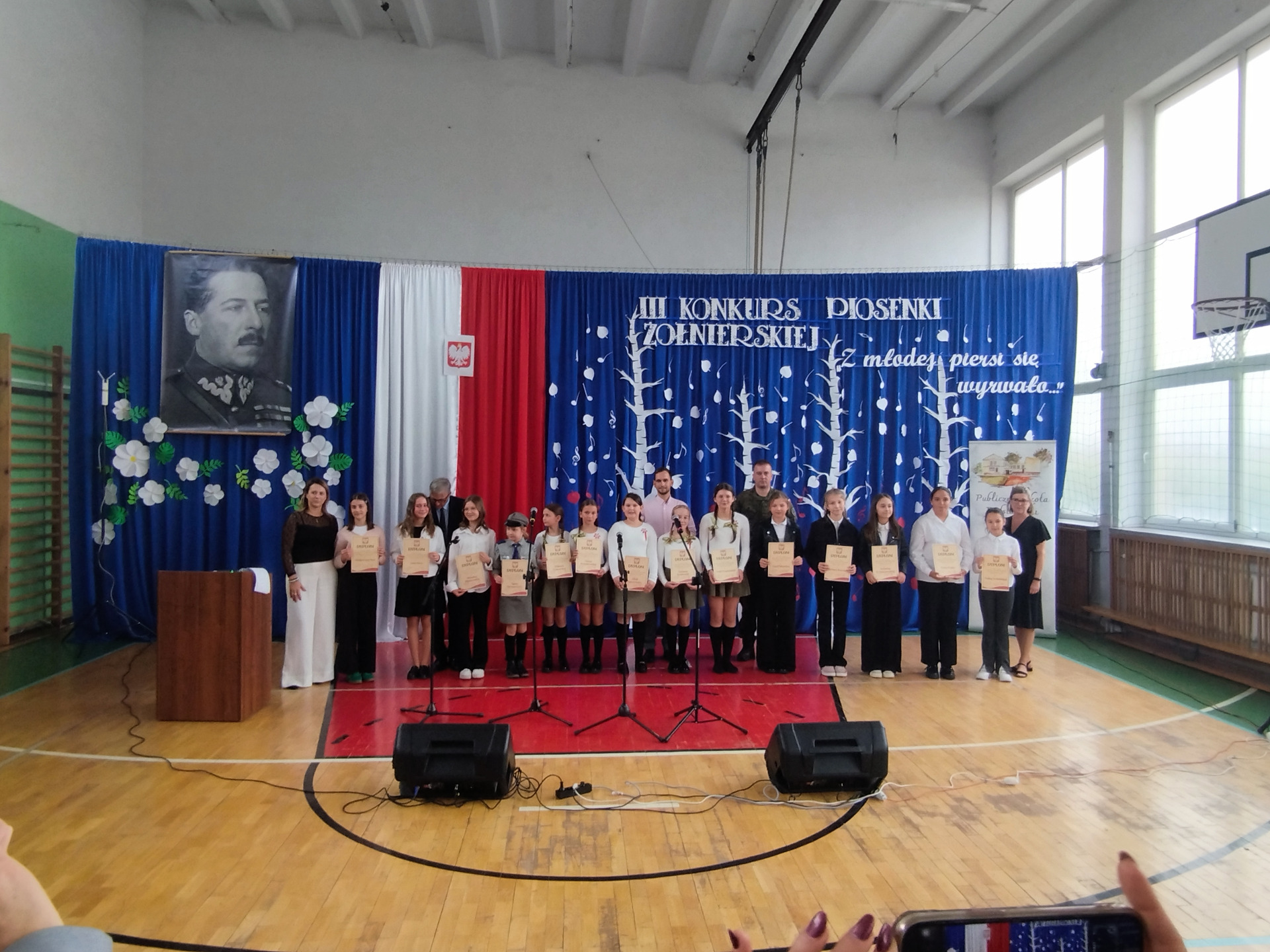 uczniowie podczas zajęć