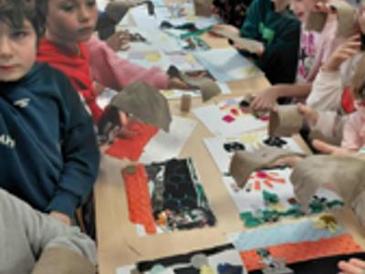 uczniowie podczas zabawy