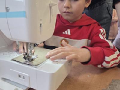 uczniowie podczas zabawy