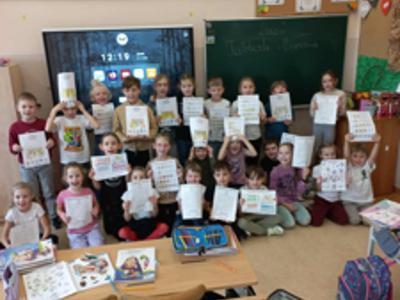 uczniowie podczas zabawy