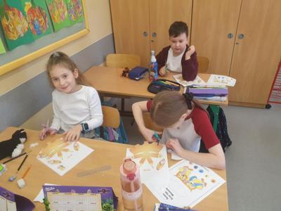 uczniowie podczas zabawy