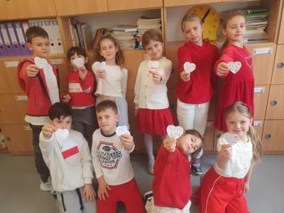 uczniowie na wycieczce