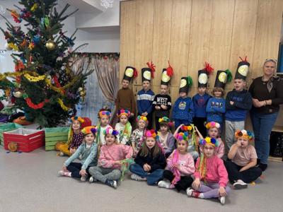 uczniowie przy pracy