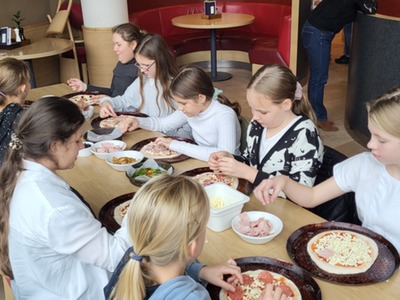 W pizzerii
