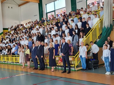 rada pedagogiczna i zaproszeni goście