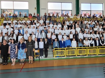 uczniowie klas 5-8