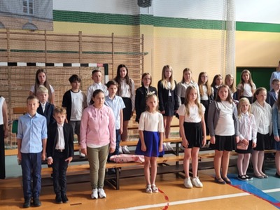 klasa 4b, wychowawczyni pani Katarzyna Maciejewska - Żyłka