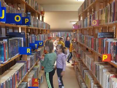 Dzieci w bibliotece