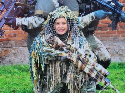 Fotografia chłopców z klasy 4a