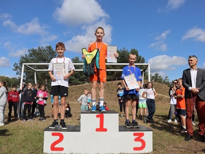 Uczniowie na podium