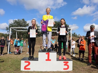 Uczniowie na podium