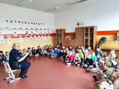 Pogadanka policjantki o bezpieczeństwie