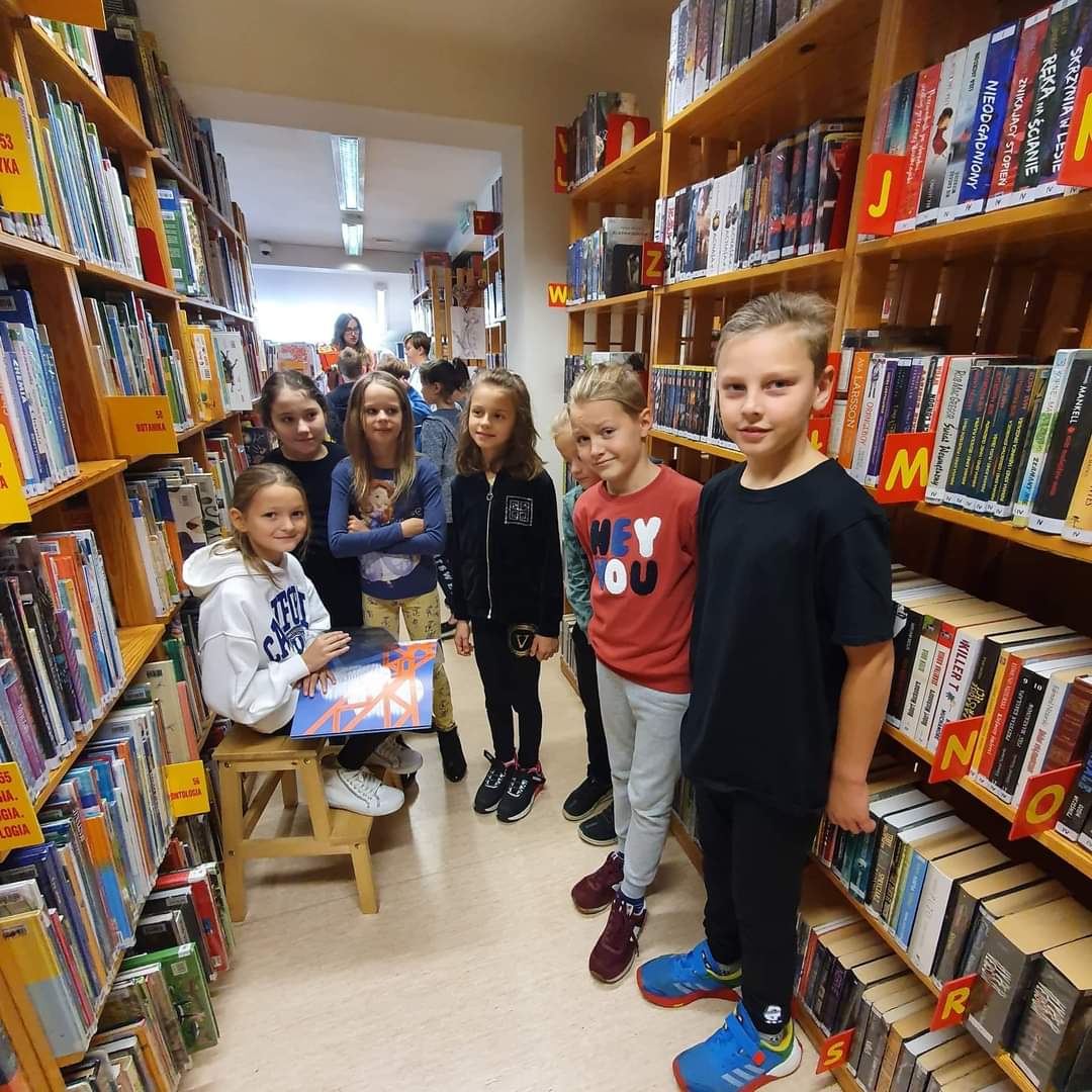Wizyta w bibliotece publicznej